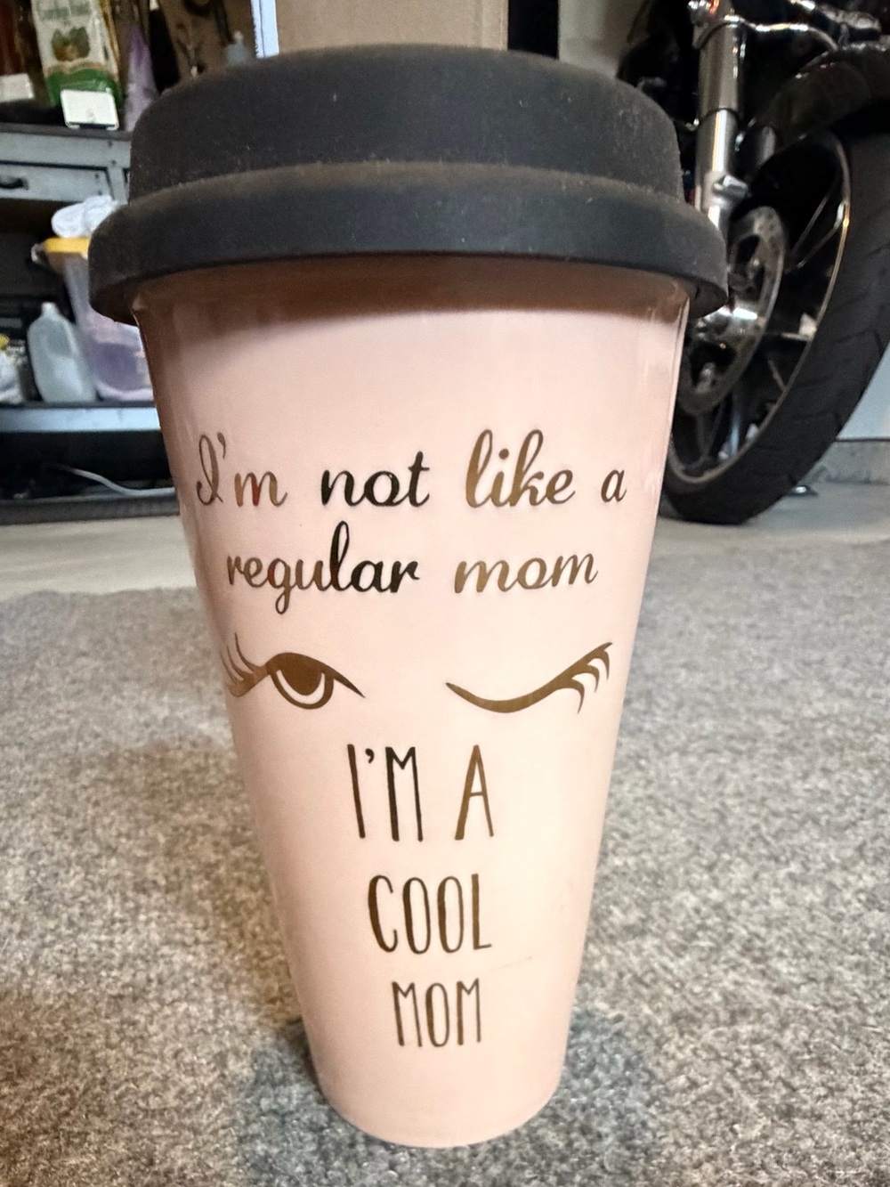 Francesca's Ceramic Coffee Cup for that special mom! Top is rubber. NWT